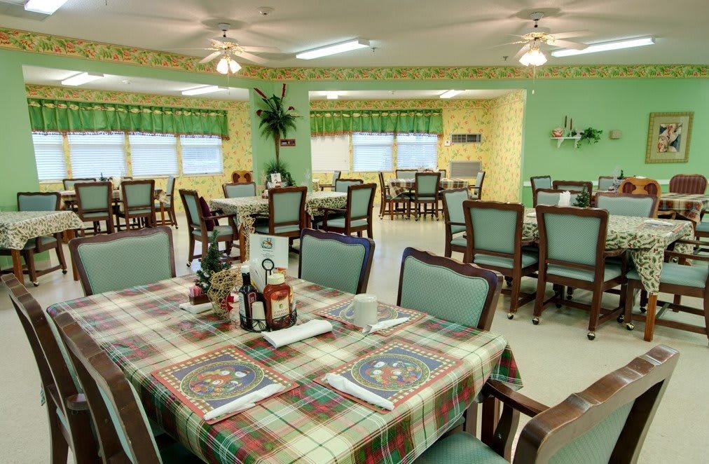 Dining room, second view at Jenni-Lynn Senior Living